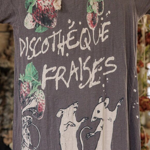 Discotheque Fraises Tee Dress by Magnolia Pearl - Picture 7 of 8